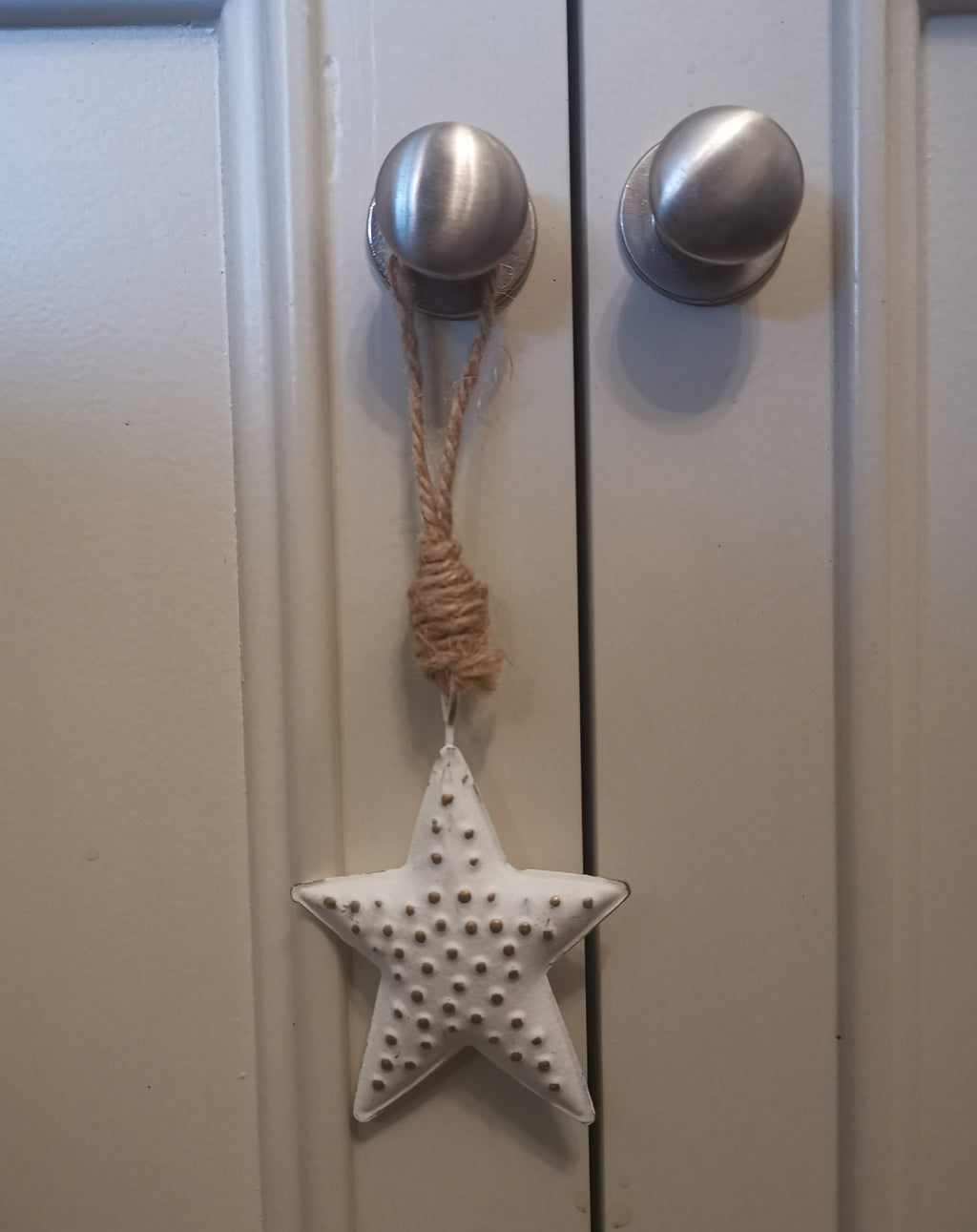 Metal Hanging White Star - TBI